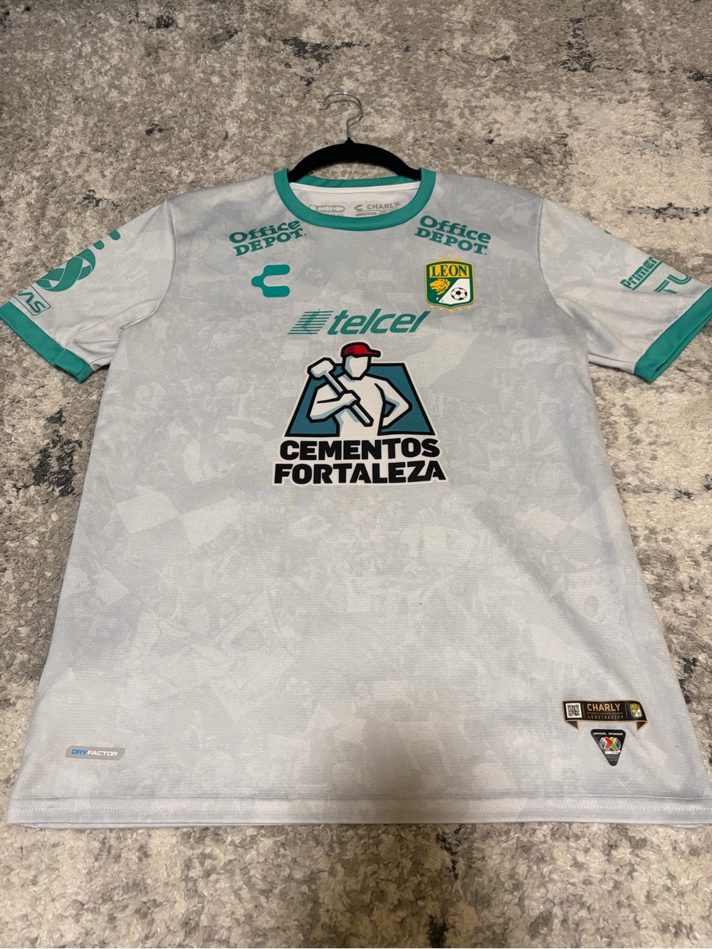 Club León 21/22 Kids Away Jersey by Charly - Light Gray with Teal Accents